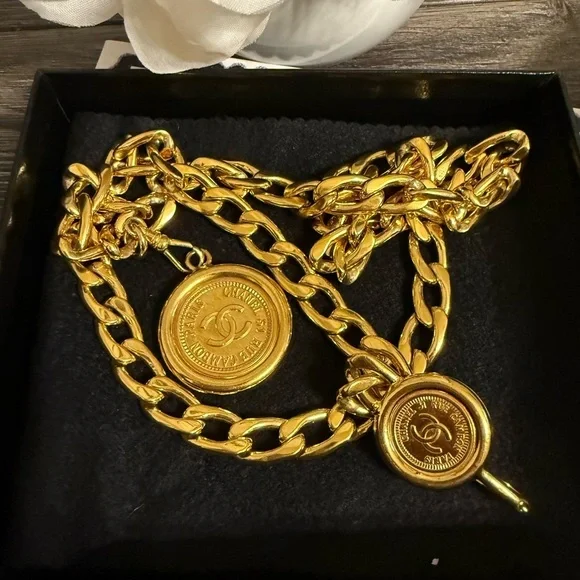 Chanel Vintage Gold CC Coin Chain Link Belt/Necklace Chanel Vintage Gold CC Coin Chain Link Belt/Necklace main image 4